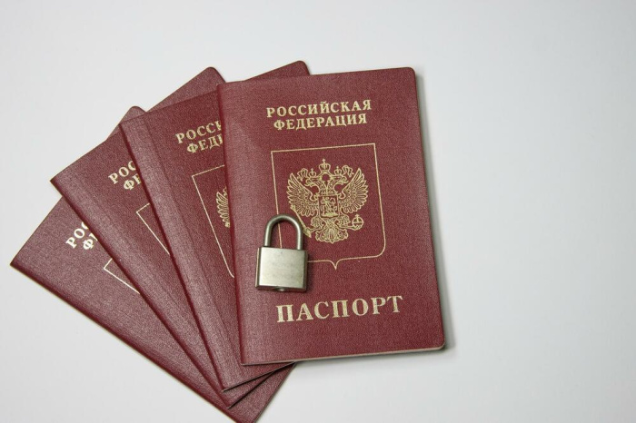 Госдума приняла закон об основаниях признания недействительными российских загранпаспортов